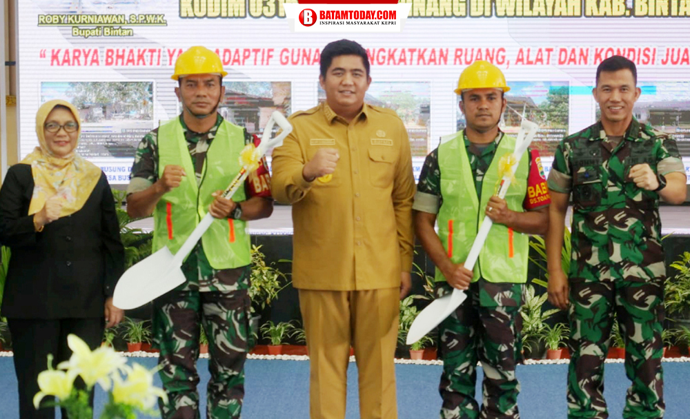 Bupati Kabupaten Bintan, Roby Kurniawan saat foto bersama dengan anggota Kodim 0315/Tanjungpinang dan unsur lainnya